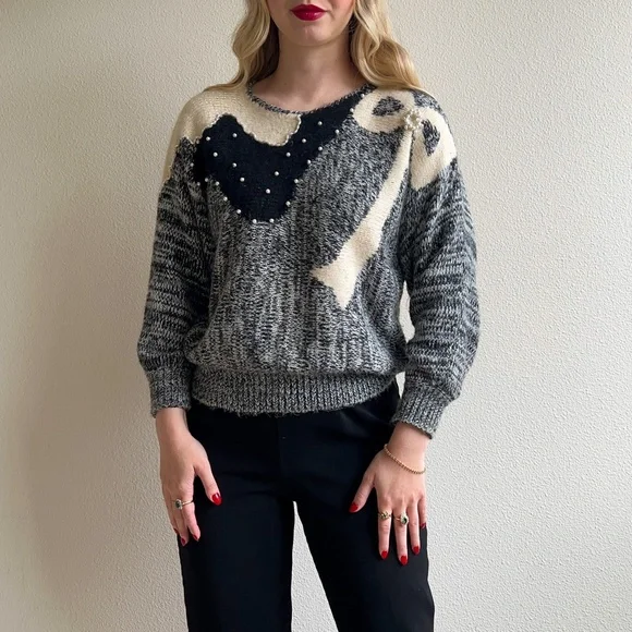 Vintage 1980s Gray Sweater With Bow Trompe L'œil (M/L) - Picture 3 of 10